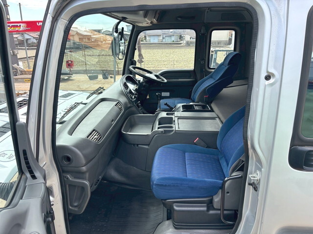 いすゞギガコンテナ専用車大型（10t）[写真34]