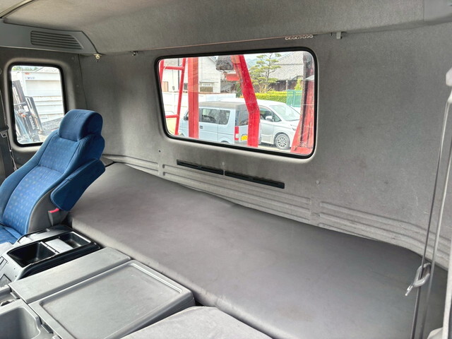 いすゞギガコンテナ専用車大型（10t）[写真36]