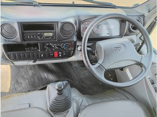トヨタトヨエースダンプ小型（2t・3t）[写真23]