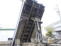 いすゞギガダンプ大型（10t）[写真11]