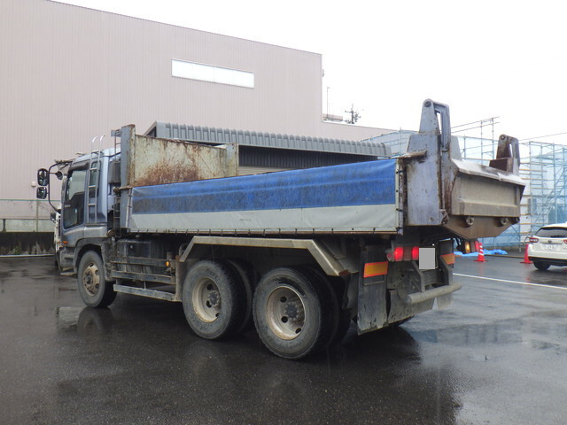 いすゞギガダンプ大型（10t）[写真02]