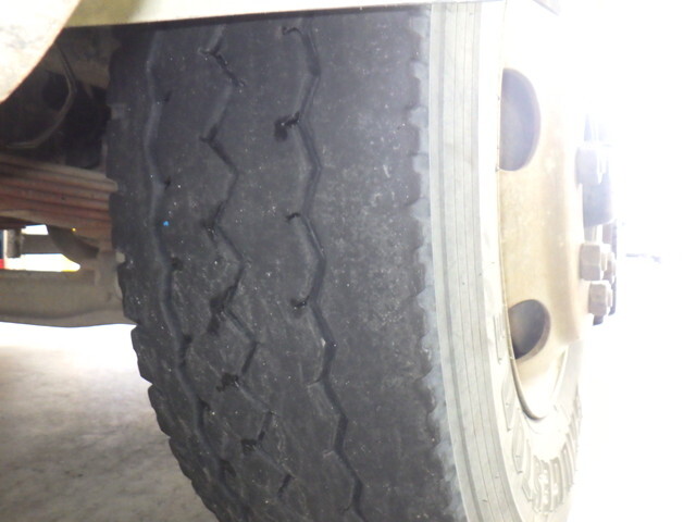 いすゞギガダンプ大型（10t）[写真33]