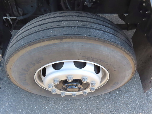 三菱ふそうスーパーグレートシャーシ大型（10t）[写真12]