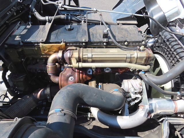 三菱ふそうスーパーグレートシャーシ大型（10t）[写真13]