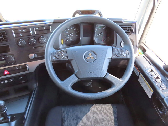 三菱ふそうスーパーグレートシャーシ大型（10t）[写真19]