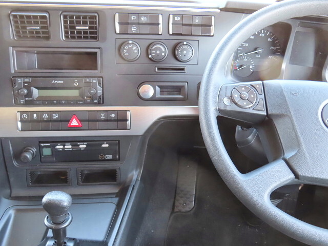 三菱ふそうスーパーグレートシャーシ大型（10t）[写真20]