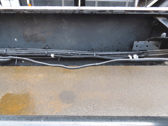 三菱ふそうスーパーグレートシャーシ大型（10t）[写真09]