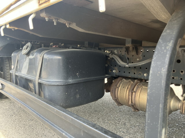 いすゞエルフ平ボディ小型（2t・3t）[写真18]