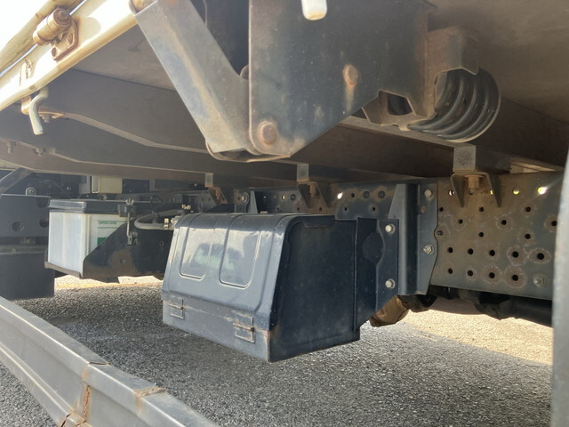 いすゞエルフ平ボディ小型（2t・3t）[写真21]