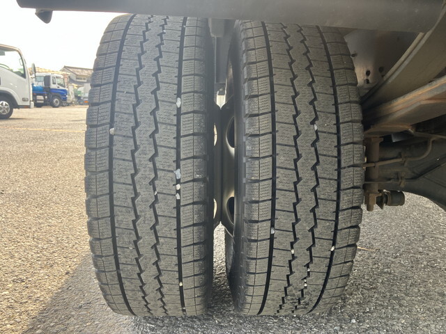 いすゞエルフ平ボディ小型（2t・3t）[写真23]