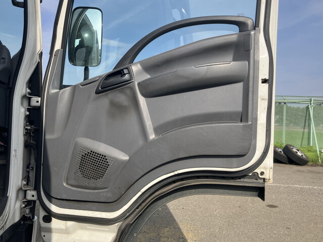 いすゞエルフ平ボディ小型（2t・3t）[写真30]