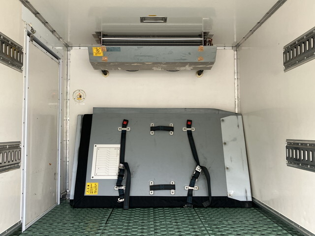 いすゞエルフ冷凍車（冷蔵車）小型（2t・3t）[写真16]