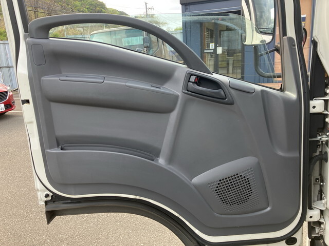 いすゞエルフ冷凍車（冷蔵車）小型（2t・3t）[写真26]