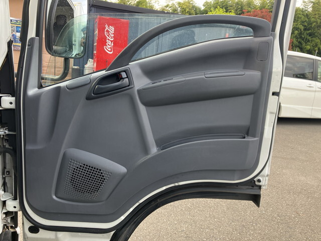 いすゞエルフ冷凍車（冷蔵車）小型（2t・3t）[写真27]