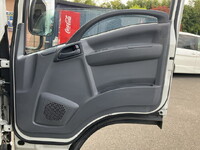 いすゞエルフ冷凍車（冷蔵車）小型（2t・3t）[写真28]