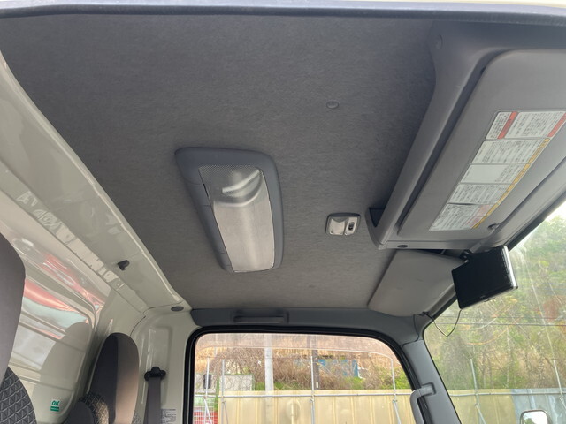 いすゞエルフ冷凍車（冷蔵車）小型（2t・3t）[写真28]