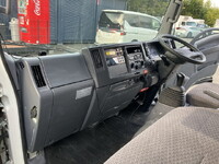 いすゞエルフ冷凍車（冷蔵車）小型（2t・3t）[写真30]