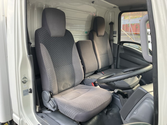 いすゞエルフ冷凍車（冷蔵車）小型（2t・3t）[写真31]