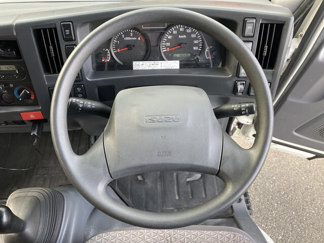 いすゞエルフ冷凍車（冷蔵車）小型（2t・3t）[写真33]