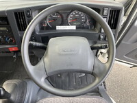 いすゞエルフ冷凍車（冷蔵車）小型（2t・3t）[写真34]