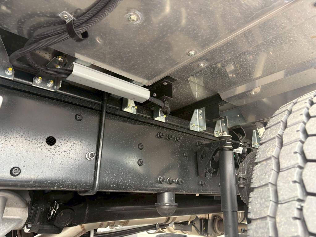 UDトラックスクオンアルミウイング大型（10t）[写真15]