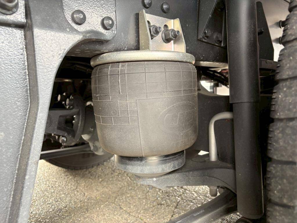 UDトラックスクオンアルミウイング大型（10t）[写真17]