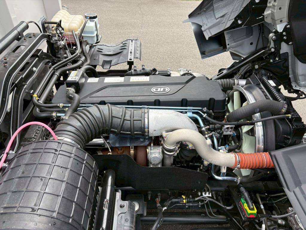 UDトラックスクオンアルミウイング大型（10t）[写真19]