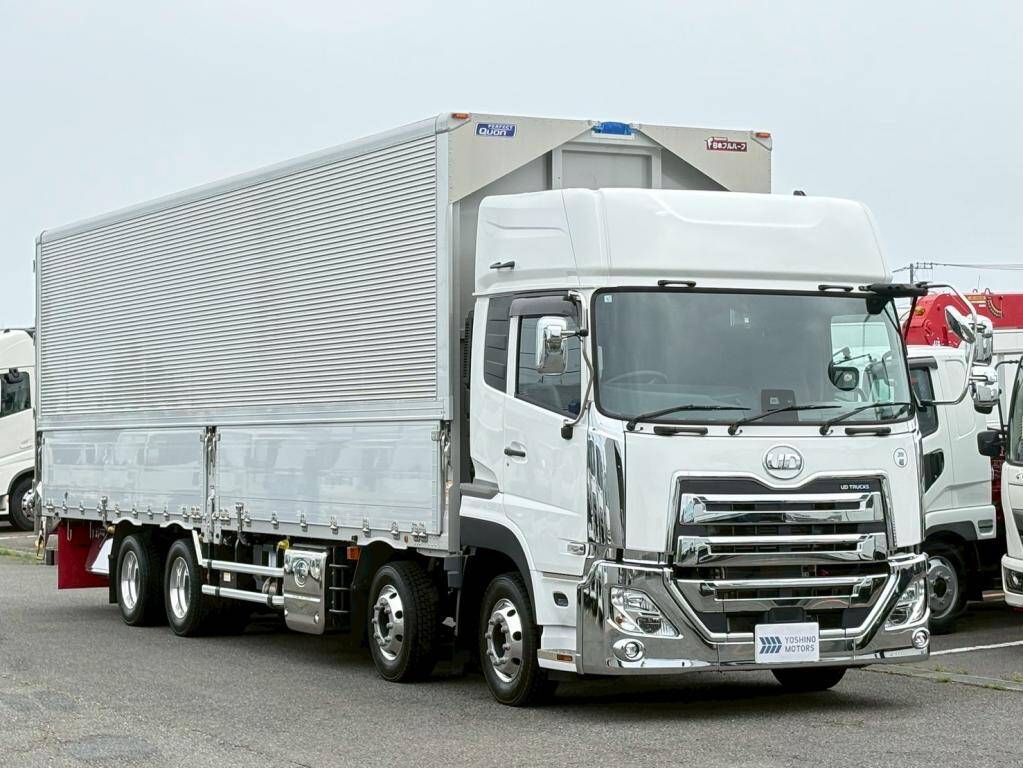 UDトラックスクオンアルミウイング大型（10t）[写真02]