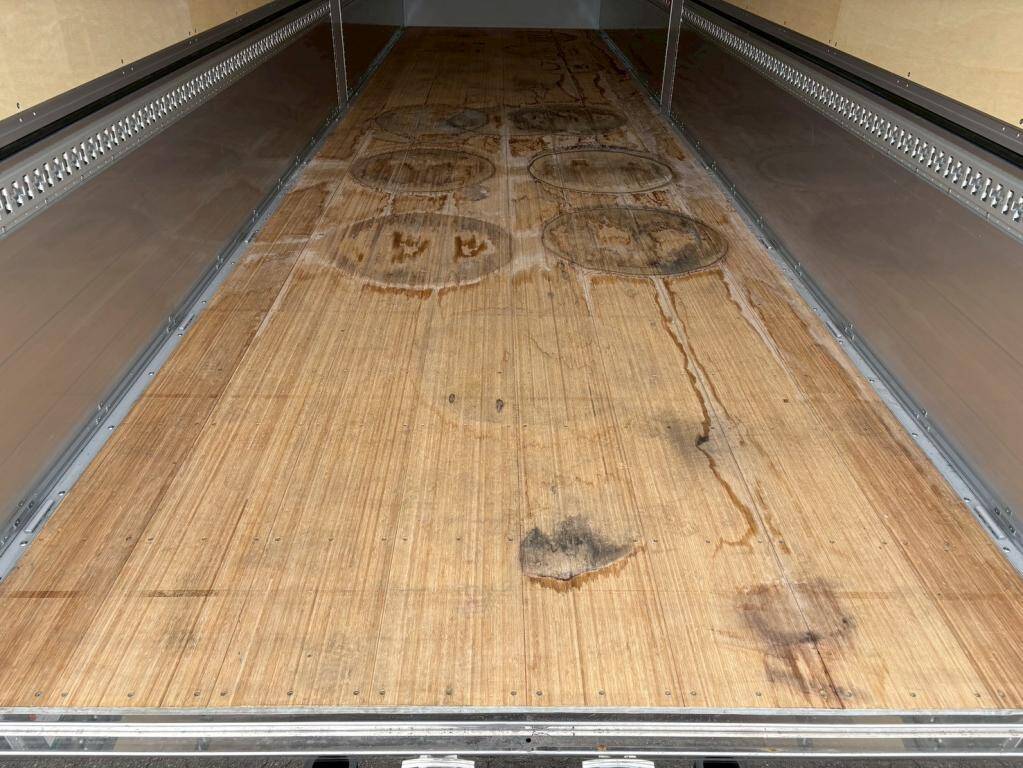 UDトラックスクオンアルミウイング大型（10t）[写真08]