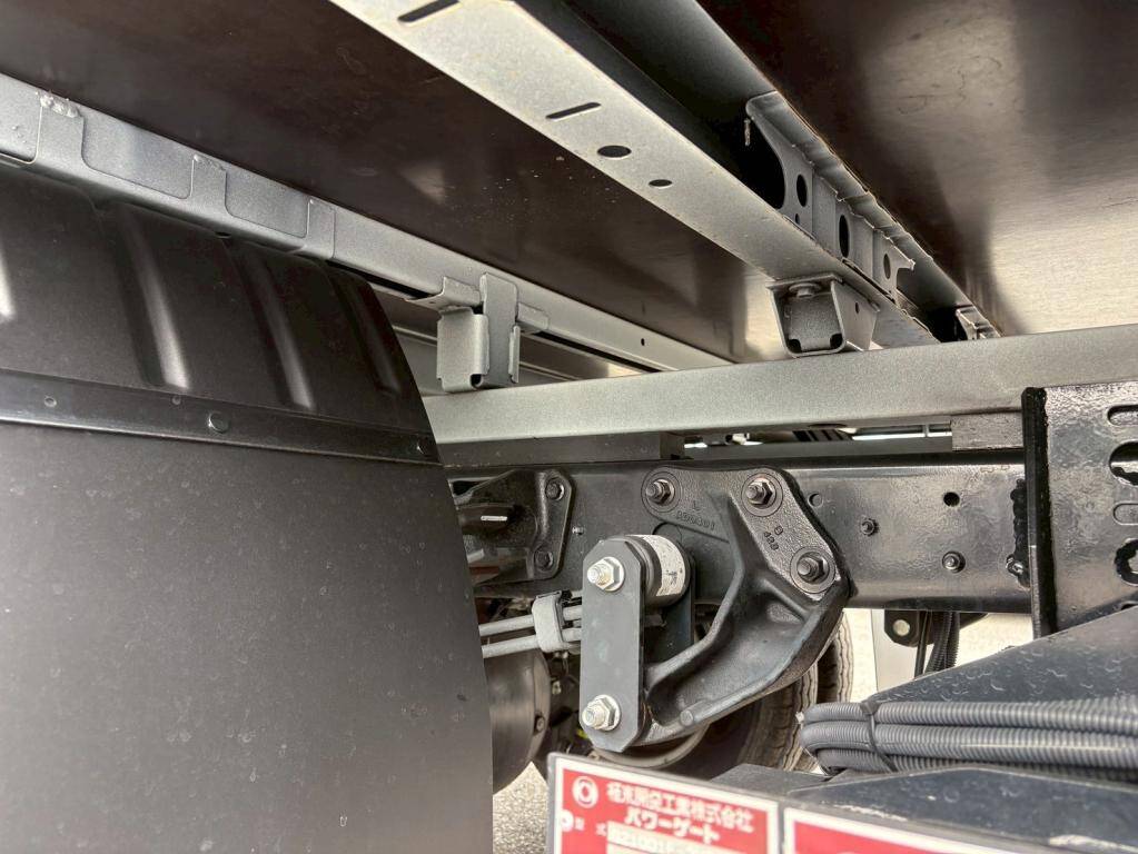 日野デュトロ平ボディ小型（2t・3t）[写真14]