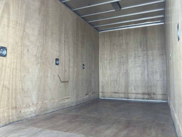 いすゞエルフアルミバン小型（2t・3t）[写真11]