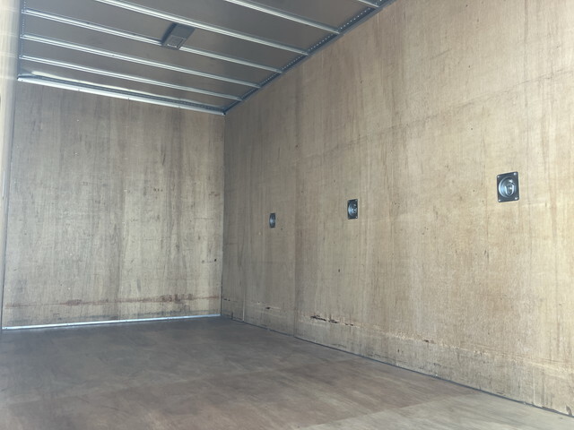 いすゞエルフアルミバン小型（2t・3t）[写真12]