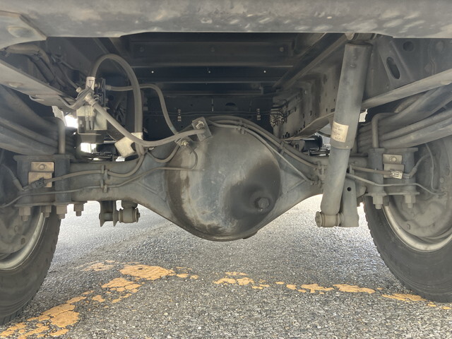 いすゞエルフアルミバン小型（2t・3t）[写真26]