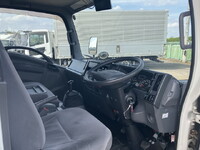 いすゞエルフアルミバン小型（2t・3t）[写真36]