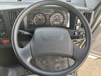 いすゞエルフアルミバン小型（2t・3t）[写真37]