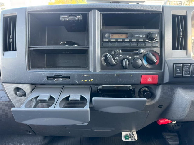 日産アトラスパネルバン小型（2t・3t）[写真38]