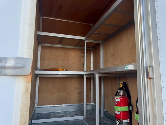 日産アトラスパネルバン小型（2t・3t）[写真08]