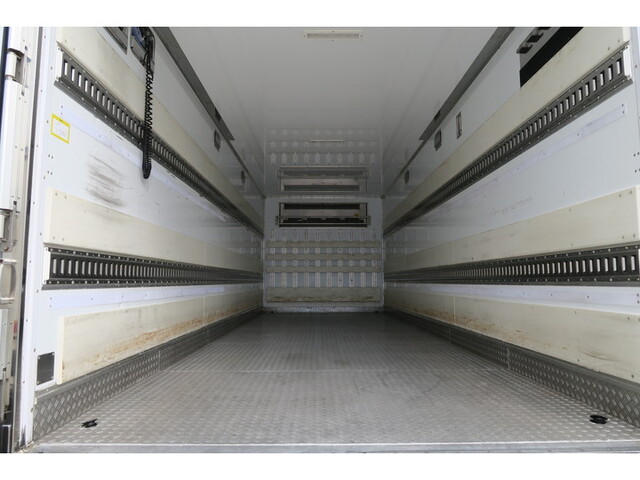 日野レンジャー冷凍車（冷蔵車）中型（4t）[写真11]