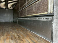 いすゞギガアルミウイング大型（10t）[写真14]