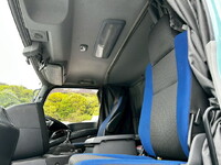 いすゞギガアルミウイング大型（10t）[写真20]