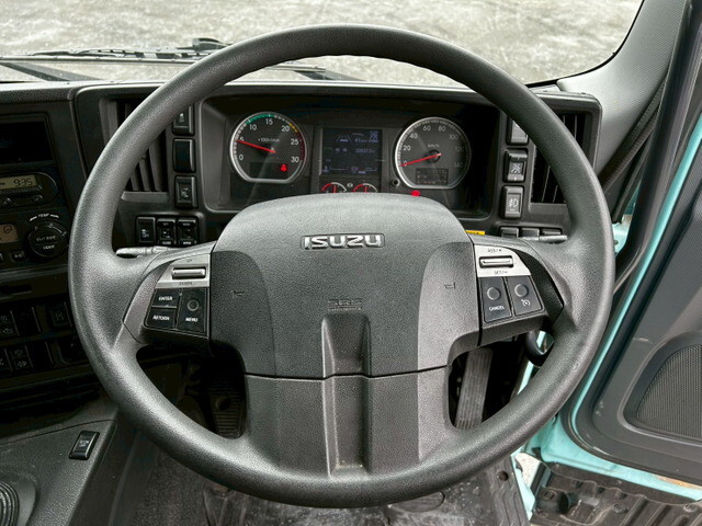 いすゞギガアルミウイング大型（10t）[写真21]