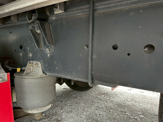 いすゞギガアルミウイング大型（10t）[写真34]