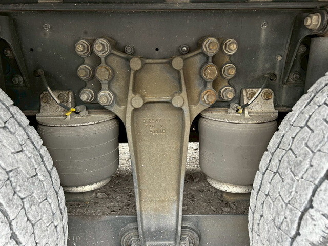 いすゞギガアルミウイング大型（10t）[写真39]