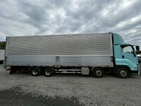 いすゞギガアルミウイング大型（10t）[写真10]