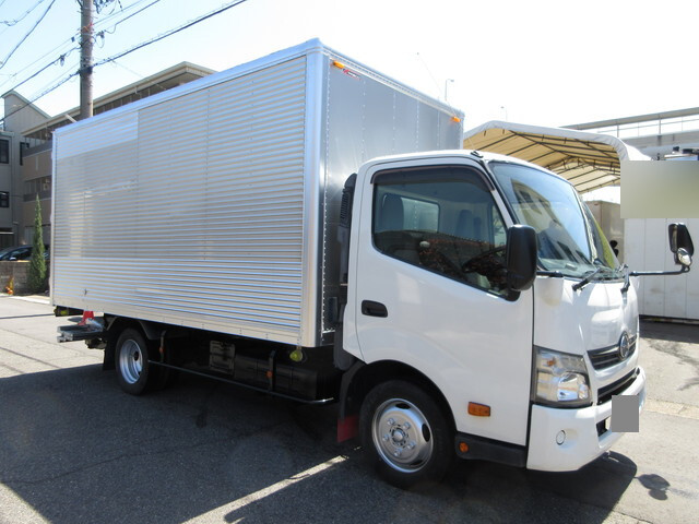 日野デュトロアルミバン小型（2t・3t）[写真01]