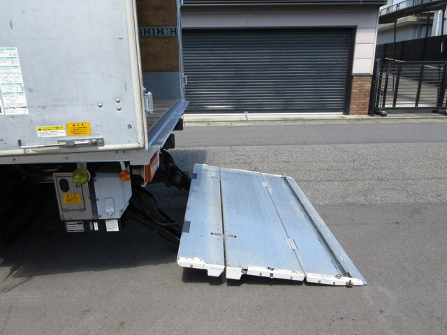 日野デュトロアルミバン小型（2t・3t）[写真13]