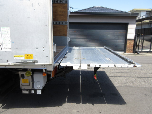 日野デュトロアルミバン小型（2t・3t）[写真14]