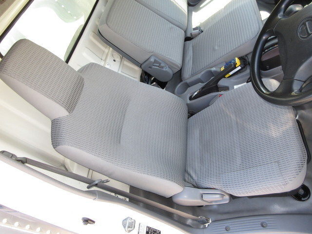 日野デュトロアルミバン小型（2t・3t）[写真18]