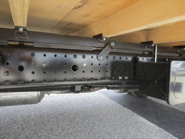 三菱ふそうキャンター平ボディ小型（2t・3t）[写真10]