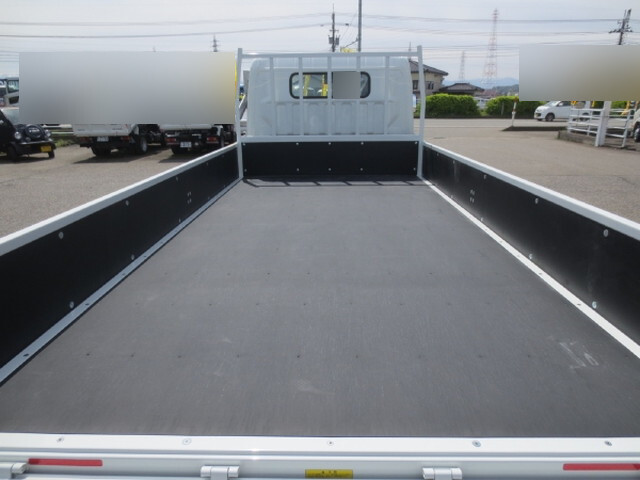 三菱ふそうキャンター平ボディ小型（2t・3t）[写真09]